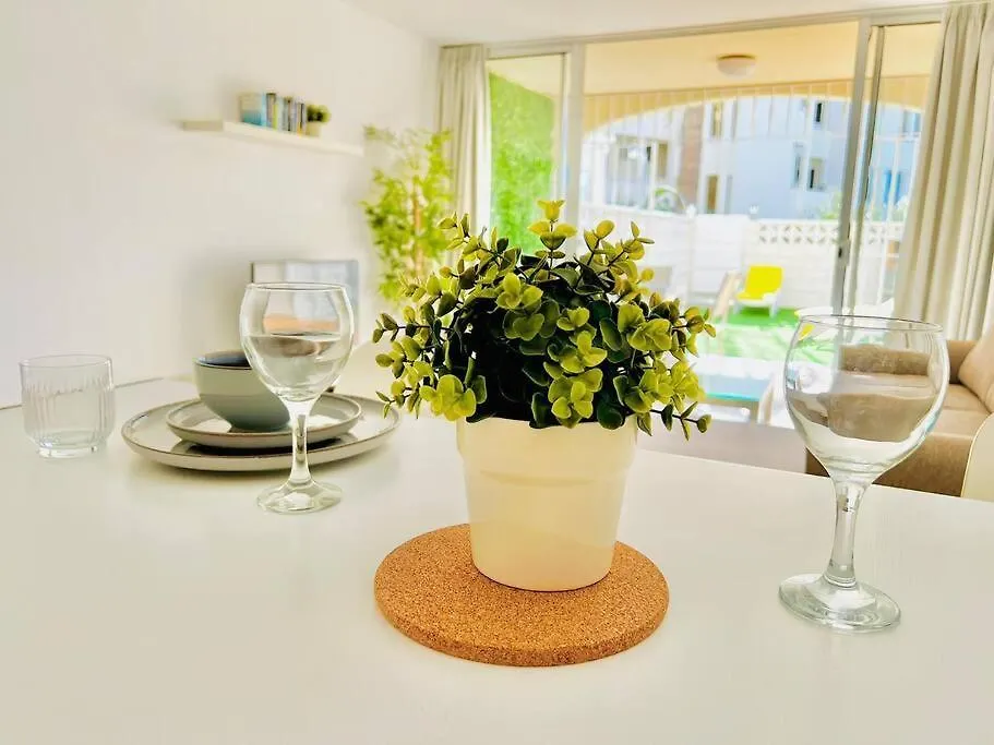 Serene 1-Br Retreat,Private Garden, Callao Salvaje