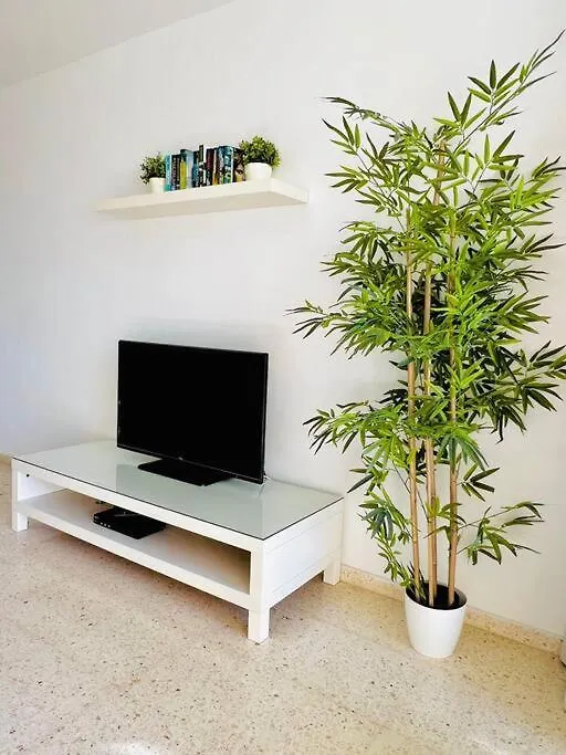 Serene 1-Br Retreat,Private Garden, Callao Salvaje 0*,